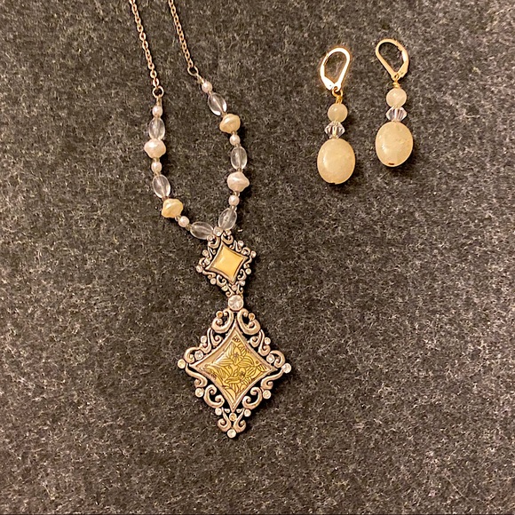 Vintage necklace and earrings set - Picture 5 of 13